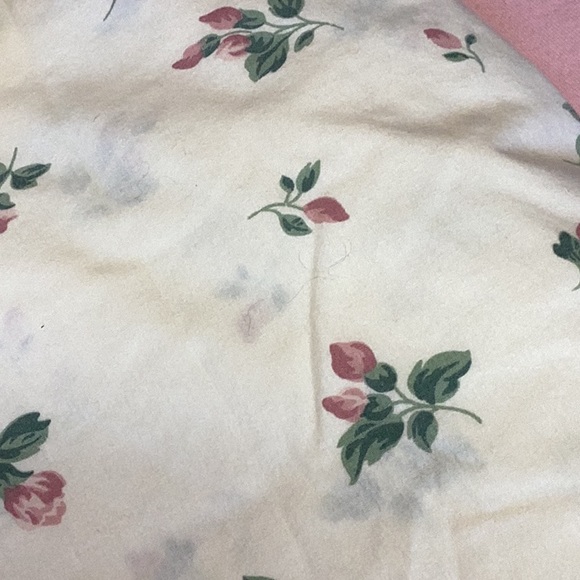 FINAL SALE PRICE 2 Pc Full Size Floral Sheets w/Piped Border - Picture 3 of 4